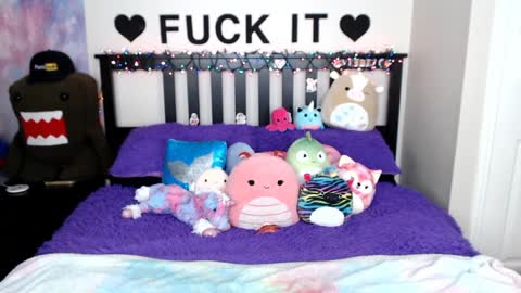 Mackenzie Wolfe online show from 12-22-24, 08:16