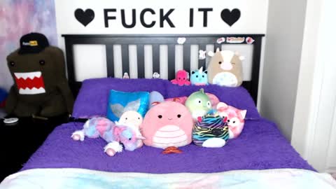 Mackenzie Wolfe online show from 12-31-24, 07:31