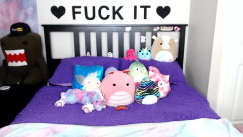 Mackenzie Wolfe online show from 01-15-25, 07:59