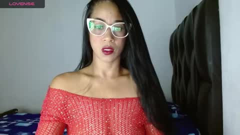 Snapshot of madam_klauss chatting on 01-26-25, 05:56 EMILY online show from 01-26-25, 05:56