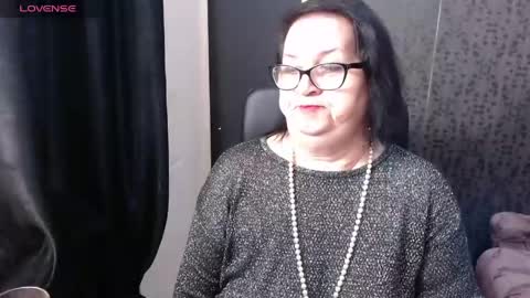 Snapshot of madam_sanjanne chatting on 05-18-26, 04:07 Madam Sanjanne online show from 05-18-26, 04:07