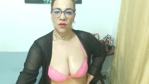 Snapshot of madame_desire_ chatting on 05-15-26, 11:39 madame_desire_ online show from 05-15-26, 11:39
