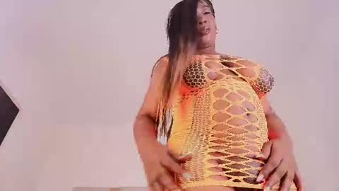 Snapshot of madame_ebony chatting on 07-21-26, 11:45 Gabriela - Madameebony online show from 07-21-26, 11:45