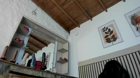Snapshot of madame_ibby chatting on 05-22-26, 12:00 madame ibby online show from 05-22-26, 12:00