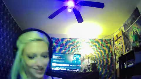 Snapshot of madame_lucifer chatting on 10-24-25, 10:44 Madame Lucifer online show from 10-24-25, 10:44