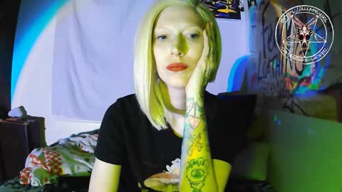 Snapshot of madame_lucifer chatting on 11-02-25, 08:39 Madame Lucifer online show from 11-02-25, 08:39