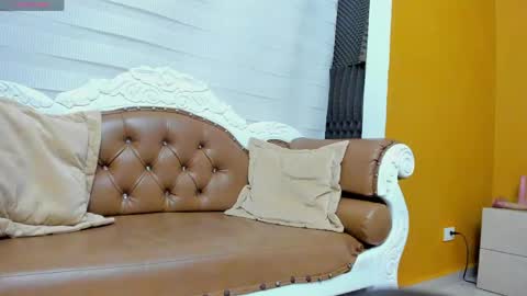 Madame Carla  online show from 04-15-26, 12:23