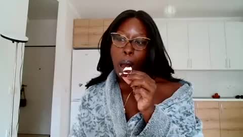 YourMadamIndigo online show from 09-10-25, 04:07