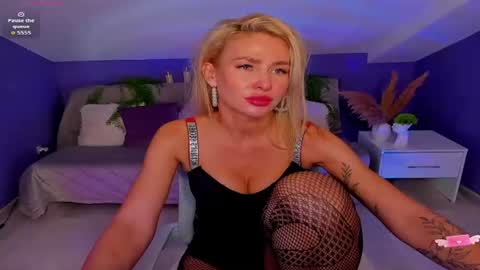 Evelyn online show from 11-23-25, 07:08