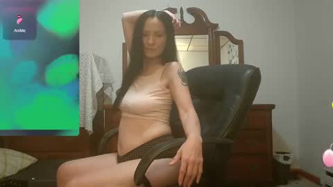 Snapshot of madammix76 chatting on 01-29-25, 06:54 Madammix769 online show from 01-29-25, 06:54