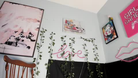 Snapshot of maddi_avalon chatting on 02-06-25, 12:22 Maddi Avalon online show from 02-06-25, 12:22