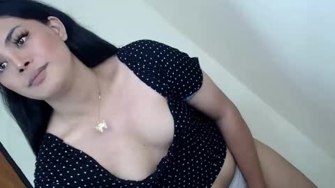 Snapshot of maddiejackson chatting on 10-10-25, 04:22 Im ZY DONT FORGET TO FOLLOW ME - online show from 10-10-25, 04:22