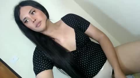 Snapshot of maddiejackson chatting on 10-18-25, 04:59 Im ZY DONT FORGET TO FOLLOW ME - online show from 10-18-25, 04:59