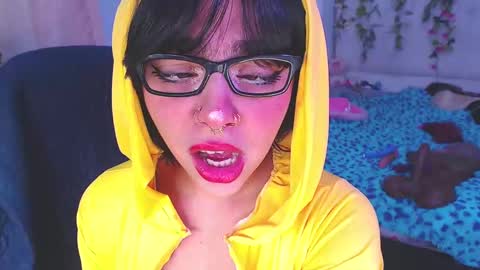 maddiie and clyde online show from 10-11-25, 02:37