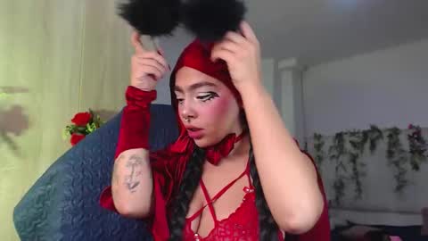 maddiie and clyde online show from 10-31-25, 02:18