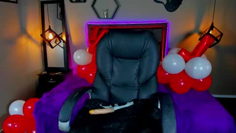 Maddie online show from 02-14-25, 06:51