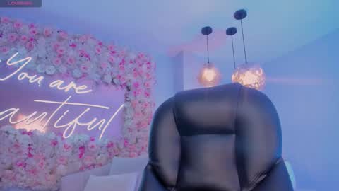 Maddison online show from 11-14-25, 03:38