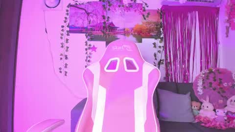 Maddy3 online show from 01-28-25, 05:22