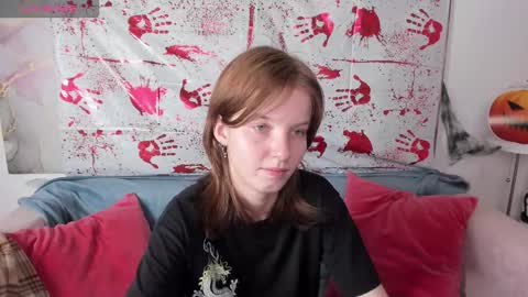 Snapshot of madelaines chatting on 10-25-25, 09:06 madelaines online show from 10-25-25, 09:06