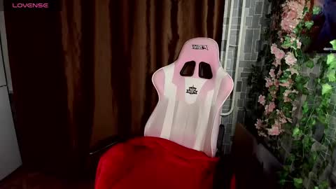 madelaines online show from 05-12-26, 04:37
