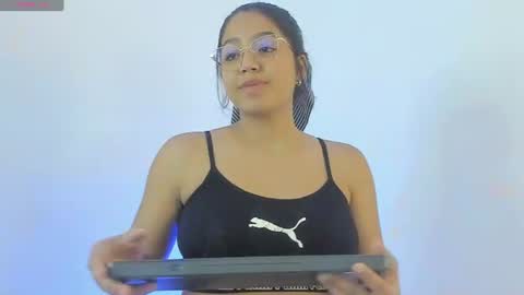 Snapshot of madelayn_torres chatting on 06-14-26, 11:12 madelayn_torres online show from 06-14-26, 11:12