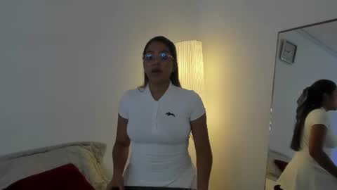 Snapshot of madelayn_torres chatting on 07-08-26, 08:02 madelayn_torres online show from 07-08-26, 08:02
