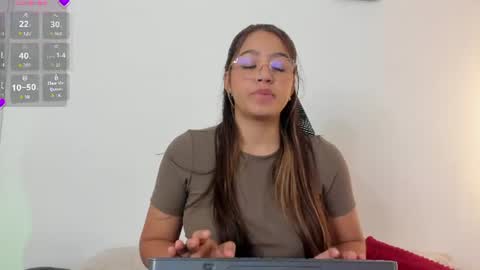 Snapshot of madelayn_torres chatting on 07-16-26, 01:17 madelayn_torres online show from 07-16-26, 01:17