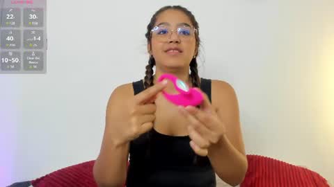 Snapshot of madelayn_torres chatting on 07-28-26, 12:48 madelayn_torres online show from 07-28-26, 12:48