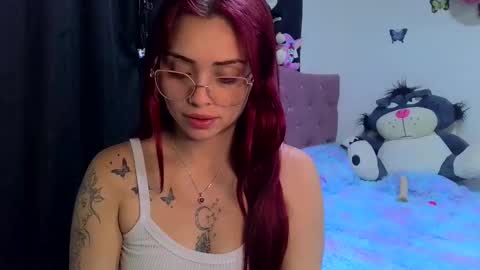 Snapshot of madeleine_2018 chatting on 05-09-26, 02:39 sofia online show from 05-09-26, 02:39