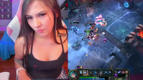 Snapshot of madeleine_shinobi chatting on 01-14-25, 02:40 Emily Only Fans online show from 01-14-25, 02:40