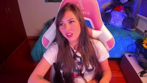 Snapshot of madeleine_shinobi chatting on 02-28-25, 01:05 Emily Only Fans online show from 02-28-25, 01:05