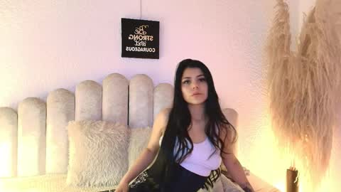 Snapshot of madeline_roux chatting on 03-31-26, 12:05 Madeline online show from 03-31-26, 12:05