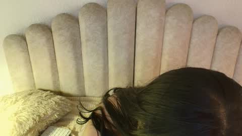 Snapshot of madeline_roux chatting on 04-01-26, 01:41 Madeline online show from 04-01-26, 01:41