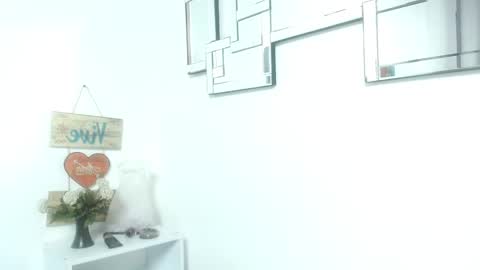 Snapshot of madeline_woods chatting on 11-25-25, 12:05 Madeline online show from 11-25-25, 12:05