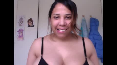 Snapshot of madellein chatting on 10-21-25, 06:08 madellein online show from 10-21-25, 06:08
