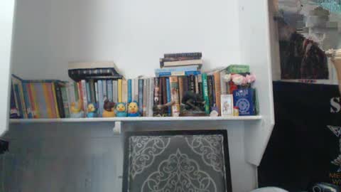 Snapshot of madfeather chatting on 09-16-25, 05:47 Letty online show from 09-16-25, 05:47