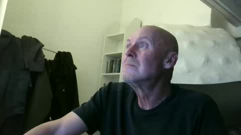 madio1187940 online show from 12-16-25, 07:41