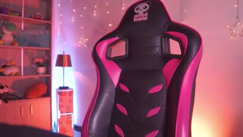 Madison   online show from 03-25-26, 12:44