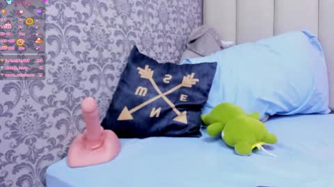 Snapshot of madison_rowan chatting on 03-08-25, 09:17 MADI online show from 03-08-25, 09:17