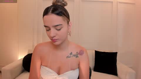 Snapshot of madisoncollinsx chatting on 06-30-26, 07:48 Maddi Collins online show from 06-30-26, 07:48