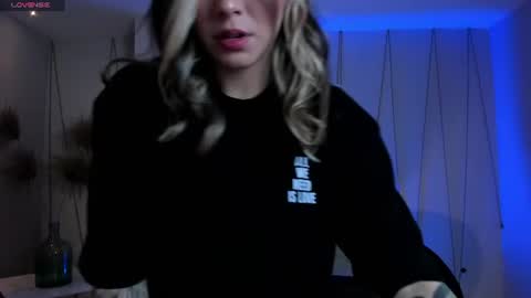 Snapshot of madisoncollinsx chatting on 07-06-26, 11:18 Maddi Collins online show from 07-06-26, 11:18