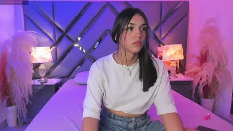 Snapshot of madisonherrera chatting on 06-06-26, 06:12 Maddi online show from 06-06-26, 06:12