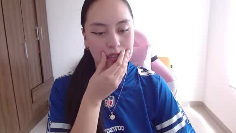 Snapshot of madissonn__ chatting on 11-05-25, 06:52 MADY online show from 11-05-25, 06:52