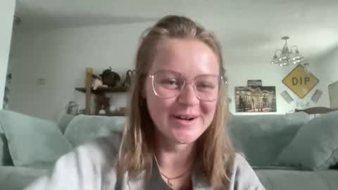 Snapshot of madlymads chatting on 12-14-25, 03:39 madlymads online show from 12-14-25, 03:39