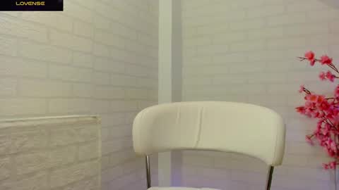 Leena online show from 11-11-25, 08:31