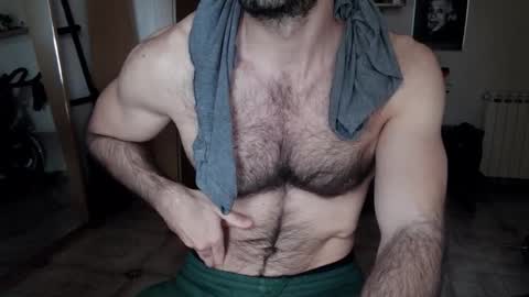 Snapshot of madmax20x chatting on 01-16-26, 12:31 madmax20x online show from 01-16-26, 12:31