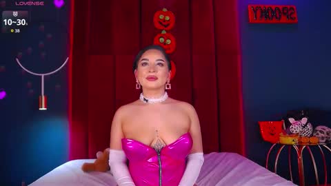 MadyLuxx online show from 10-31-25, 08:21