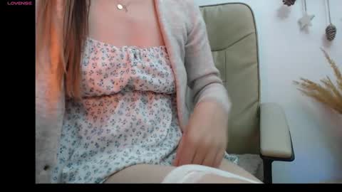 Snapshot of madyqueen chatting on 02-28-25, 05:48 Mara online show from 02-28-25, 05:48