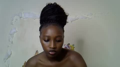 Maee online show from 11-30-25, 04:44