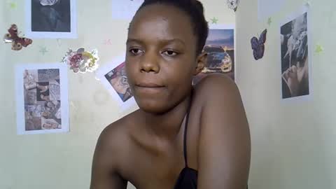 Maee online show from 12-19-25, 04:14